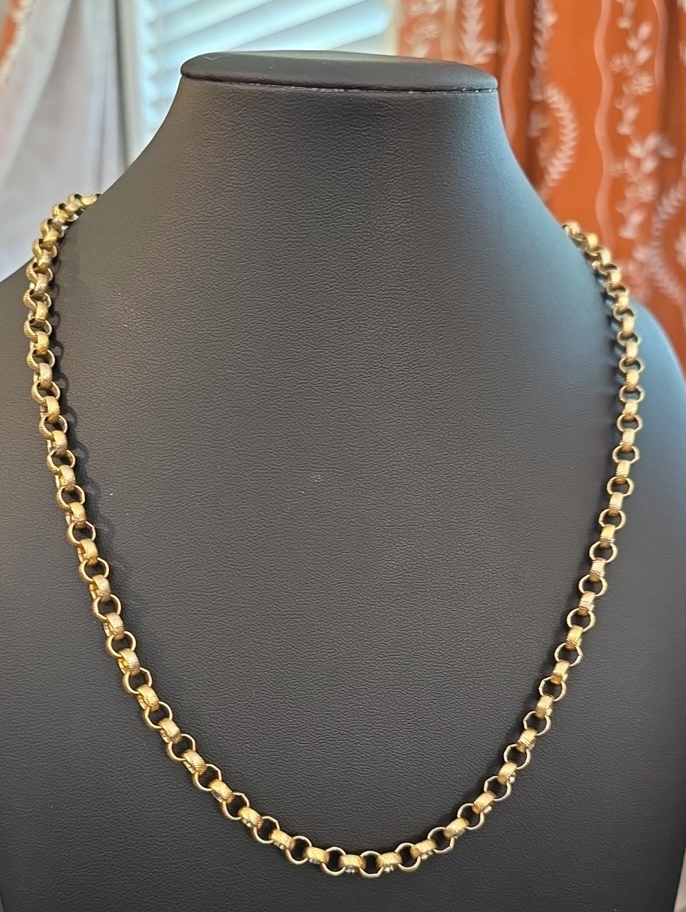Gold Chain Link Necklace - Women's Fashion Jewelry
